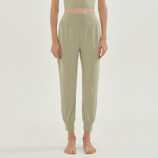 SANTOSHA High-Rise Jogger With Side Pockets (matcha latte)